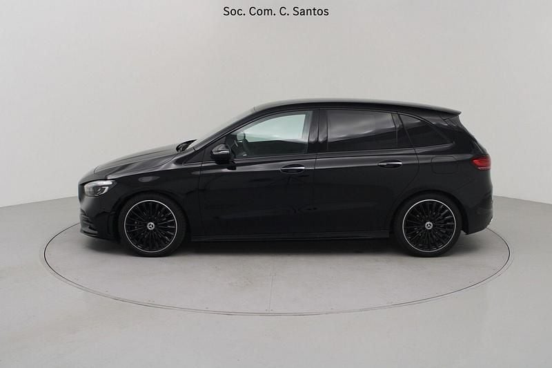 Usado Mercedes B180 AMG 116 HP (85 kW) 2024 Preto Monovolume