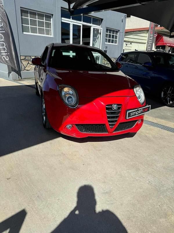 Usado Alfa Romeo MiTo Distinctive 120 HP (88 kW) 2010 Vermelho Citadino