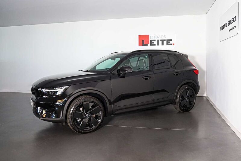 Preto Usado 2025 Volvo EX40 SUV | € 56.400 - Imagem 1/4