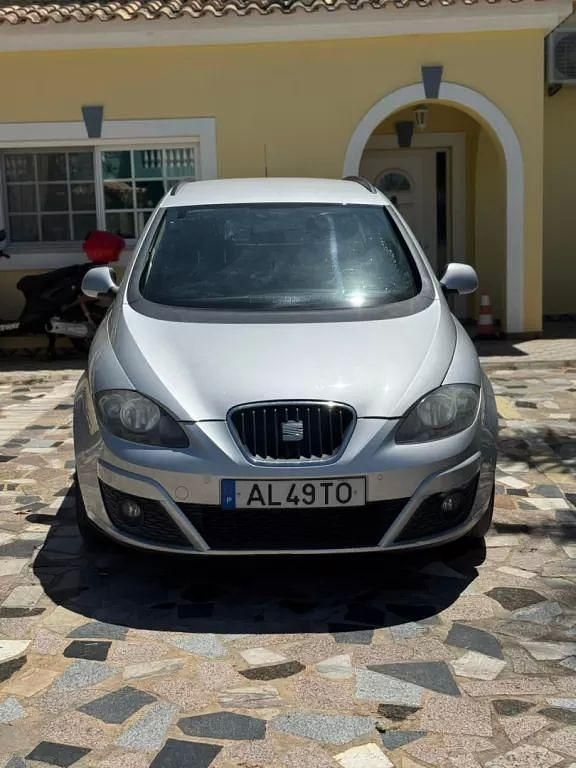Usado Seat Altea XL 105 HP (77 kW) 2014 Cinza Monovolume