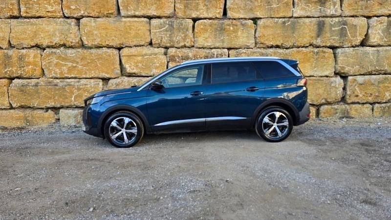 Usado Peugeot 5008 Crossway 130 HP (95 kW) 2022 Azul Monovolume