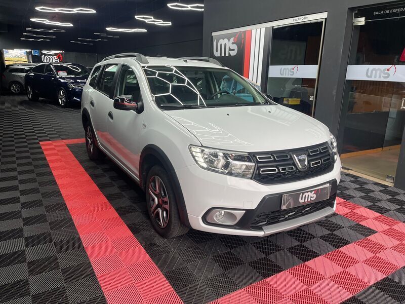 Branco Usado 2020 Dacia Logan Stepway Sedan | € 12.950 - Imagem 1/4