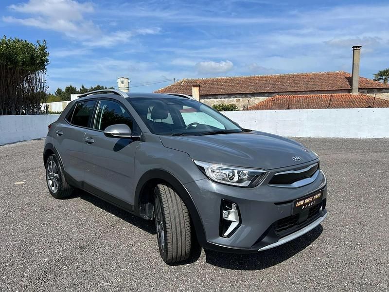 Usado Kia Stonic Platinum 120 HP (88 kW) 2021 Cinza SUV