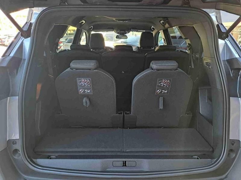 Cinzento Usado 2023 Peugeot 5008 Allure Monovolume | € 30.990 (Preço justo) - Imagem 1/3