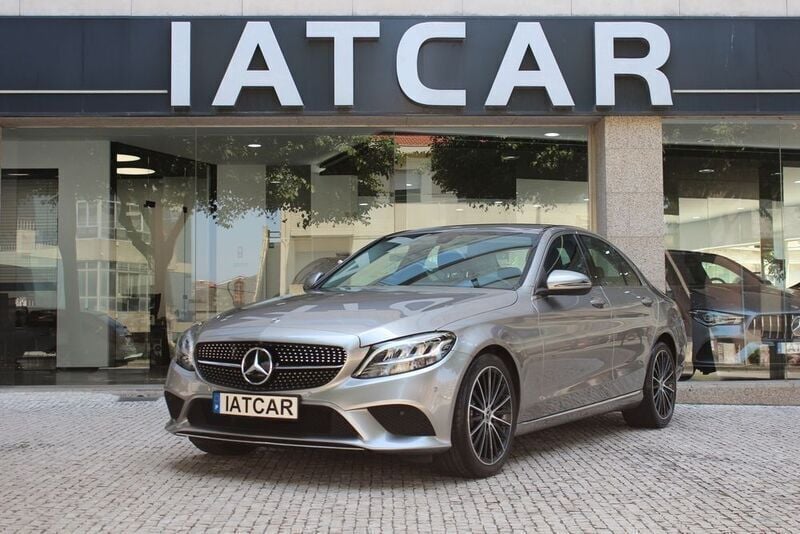Cinza Usado 2019 Mercedes C220 Avantgarde Sedan | € 30.900 (Preço justo) - Imagem 1/4