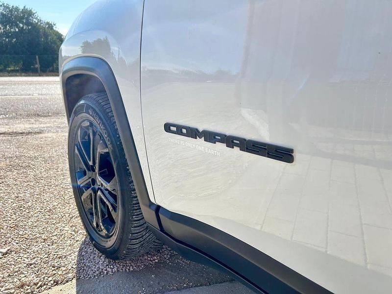 Usado Jeep Compass 240 HP (176 kW) 2022 Branco SUV