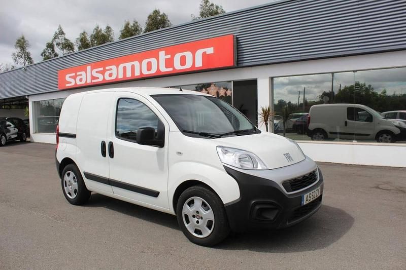 Branco Usado 2022 Fiat Fiorino Van | € 12.990 (Preço justo) - Imagem 1/4