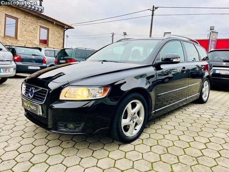 Preto Usado 2010 Volvo V50 Momentum Carrinha | € 8.999 - Imagem 1/1