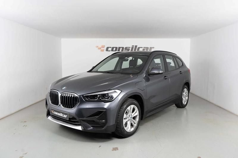 Cinza Usado 2021 BMW X1 Advantage SUV | € 23.980 (Bom preço) - Imagem 1/4