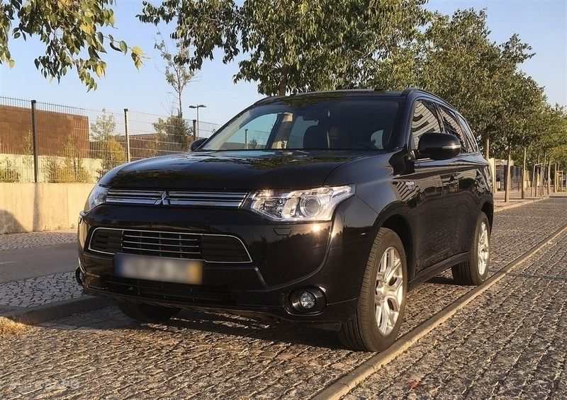 Sold Mitsubishi Outlander P-HEV 4W. - Carros usados para venda