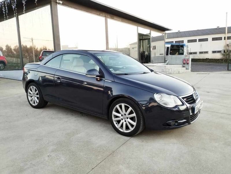 Azul Usado 2006 VW Eos Cabrios | € 10.900 (Caro) - Imagem 1/4
