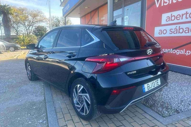 Usado Hyundai i20 Comfort 84 HP (61 kW) 2024 Preto Citadino