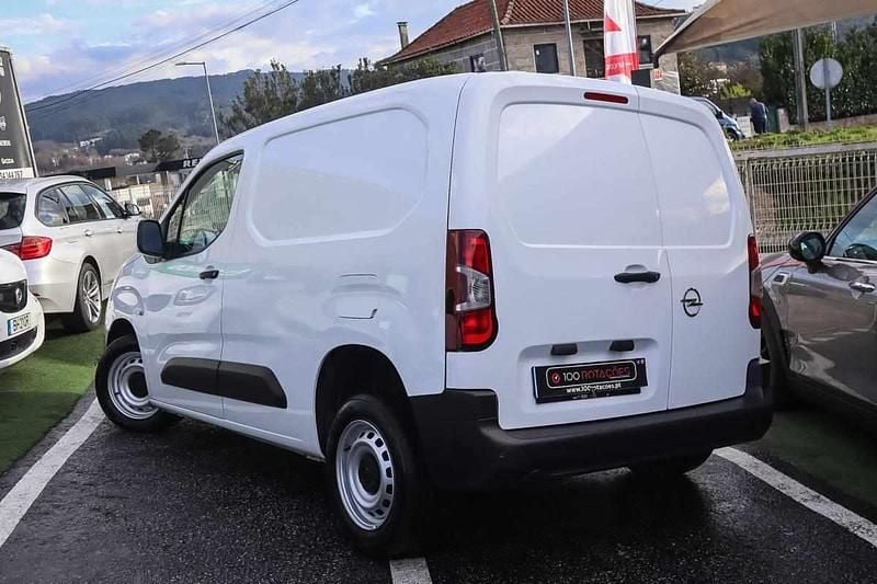 Usado Opel Combo 131 HP (96 kW) 2020 Branco Monovolume