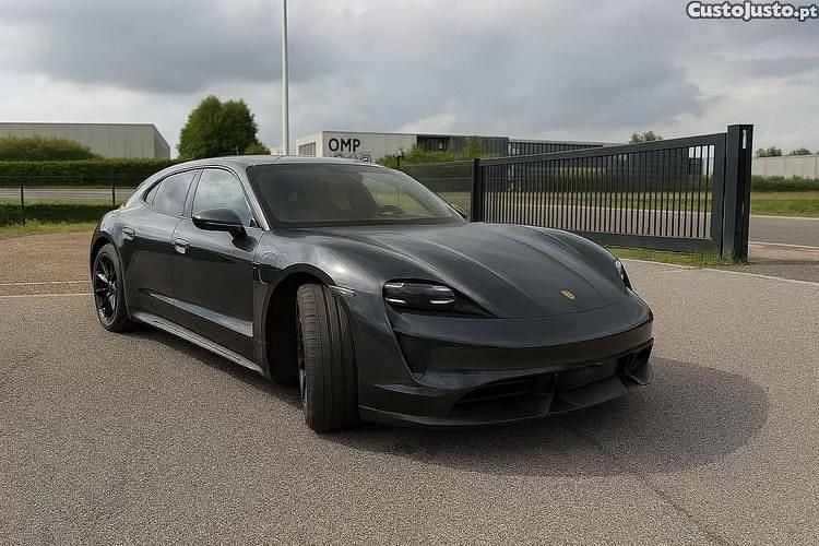 Preto Usado 2023 Porsche Taycan GTS Sedan | € 77.500 - Imagem 1/1