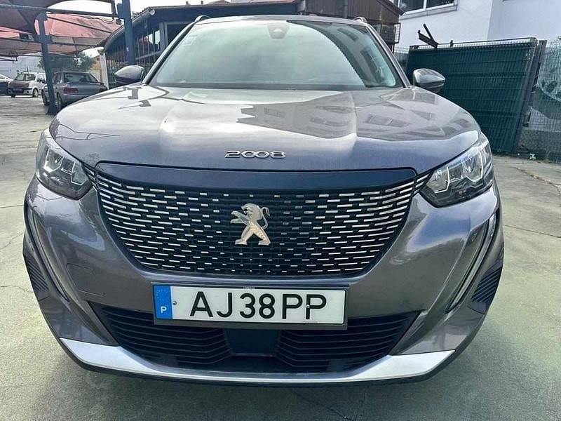 Cinzento Usado 2021 Peugeot 2008 SUV | € 18.900 (Preço justo) - Imagem 1/4
