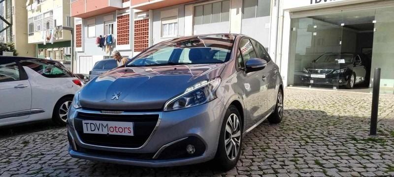 Cinzento Usado 2019 Peugeot 208 Citadino | € 12.900 (Preço justo) - Imagem 1/4