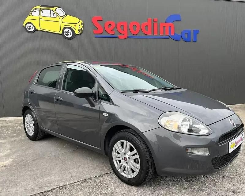 Usado Fiat Punto Easy 69 HP (50 kW) 2017 Cinza Citadino