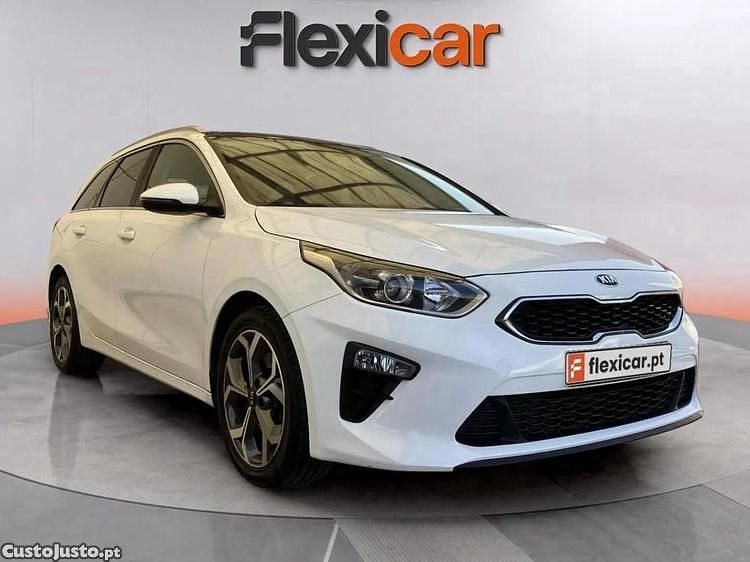 Branco Usado 2021 Kia Ceed Sportswagon Sport Carrinha | € 17.980 (Preço elevado) - Imagem 1/1