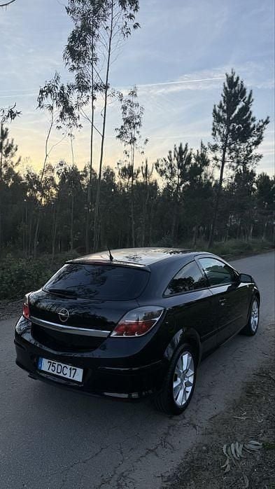 Usado Opel Astra GTC 150 HP (110 kW) 2007