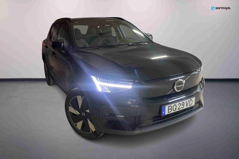 Preto Usado 2025 Volvo EX40 Plus SUV | € 49.900 - Imagem 1/4