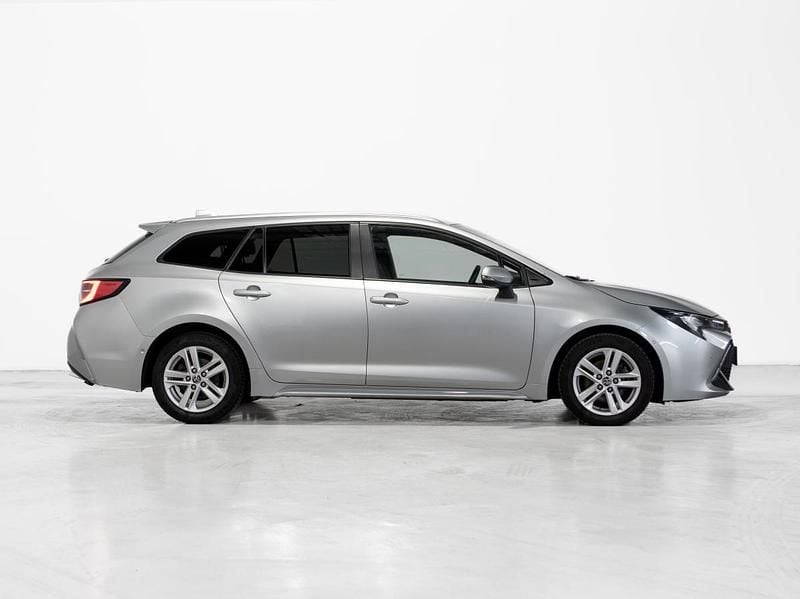 Usado Toyota Corolla 122 HP (89 kW) 2022 Cinzento Carrinha