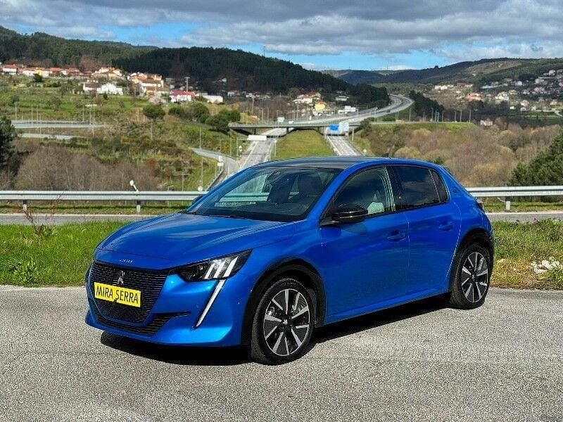 Azul Usado 2020 Peugeot e-208 GT Citadino | € 17.250 (Preço justo) - Imagem 1/4