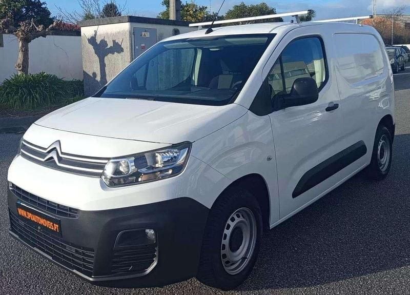 Usado Citroën Berlingo Feel 102 HP (75 kW) 2019 Branco Monovolume