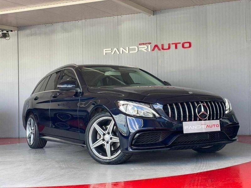 Usado Mercedes C200 AMG 136 HP (100 kW) 2017 Azul escuro Carrinha