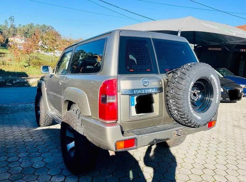 Usado Nissan Patrol 158 HP (116 kW) 2005 Cinza SUV