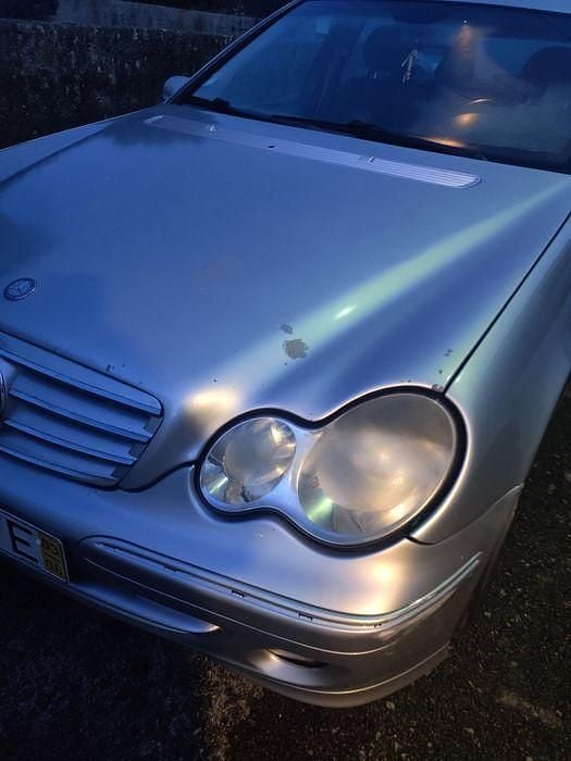 Usado Mercedes C220 Avantgarde 147 HP (108 kW) 2003 Sedan