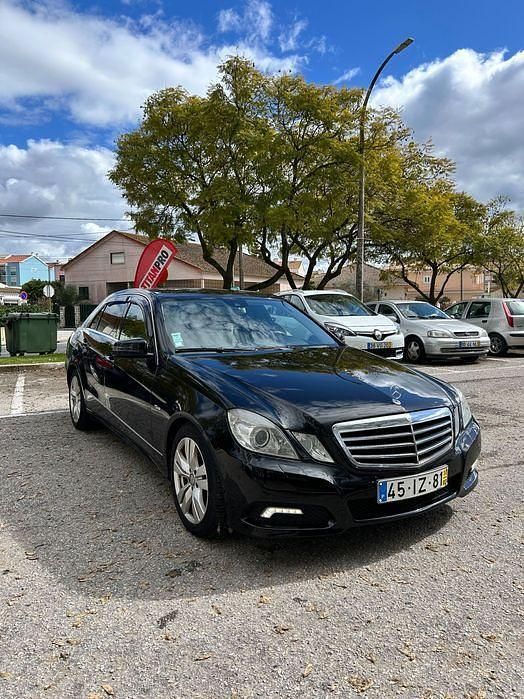 Usado 2010 Mercedes E350 Sedan | € 14.500 - Imagem 1/4