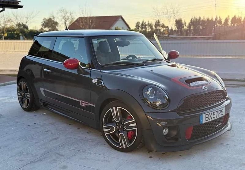 Cinzento Usado 2013 Mini John Cooper Works Citadino | € 30.000 - Imagem 1/2
