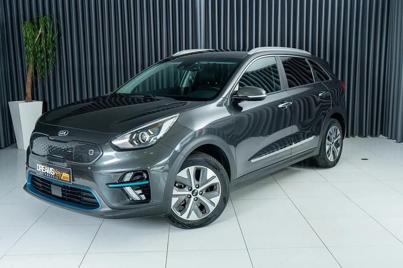 Cinzento Usado 2022 Kia e-Niro SUV | € 23.400 (Preço justo) - Imagem 1/4