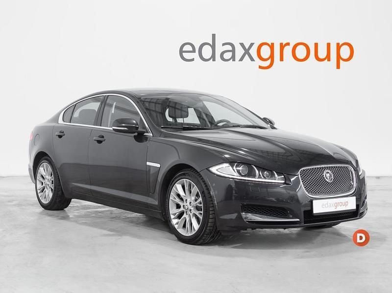 Cinzento Usado 2012 Jaguar XF | € 11.990 (Preço justo) - Imagem 1/4