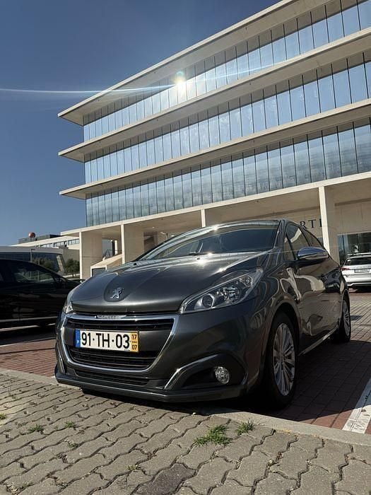 Usado 2017 Peugeot 208 Style Citadino | € 8.700 (Bom preço) - Imagem 1/4