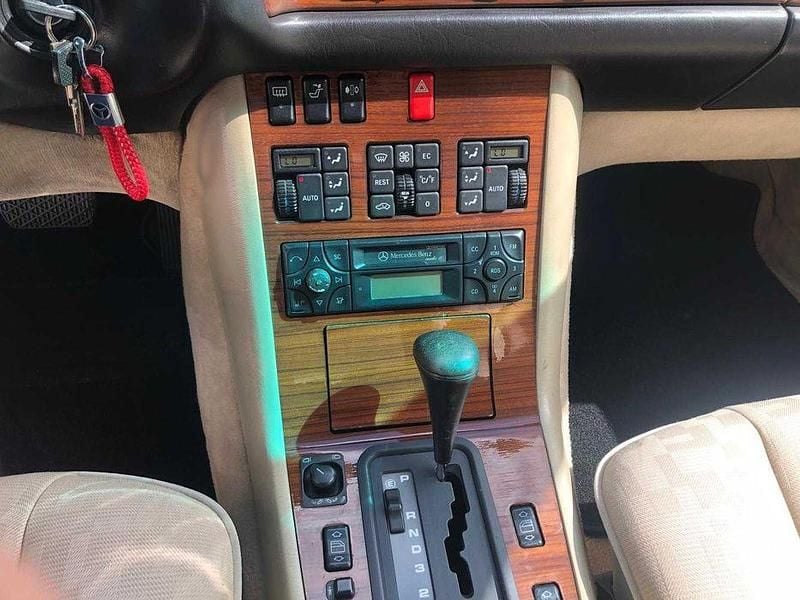 Usado Mercedes S300 SE 231 HP (169 kW) 1991 Sedan