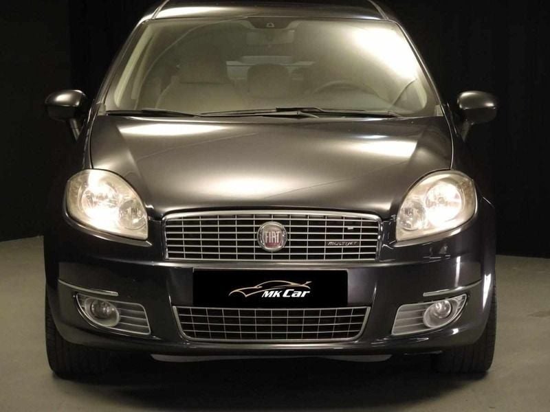 Preto Usado 2008 Fiat Linea Emotion Sedan | € 6.980 - Imagem 1/4