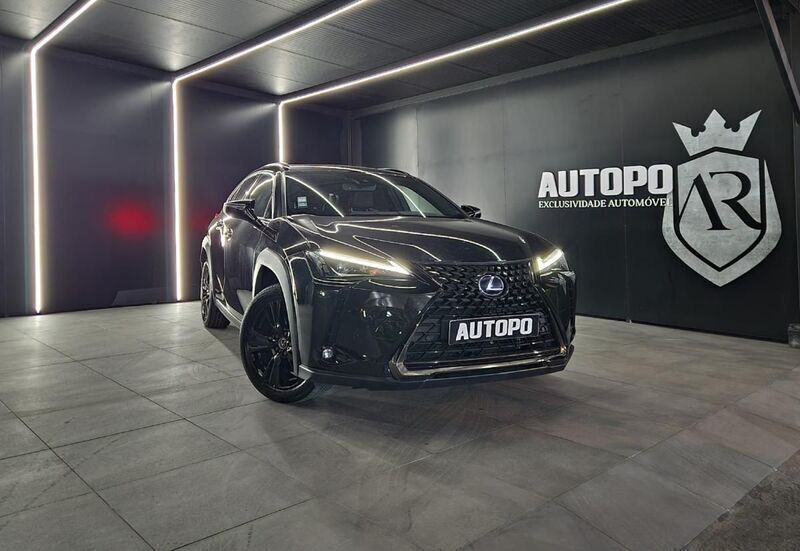 Preto Usado 2022 Lexus UX SUV | € 31.900 - Imagem 1/4