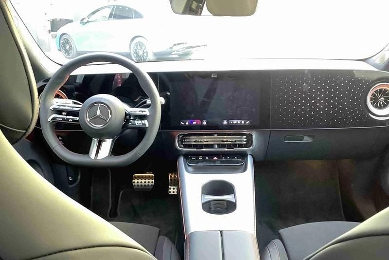 Novo Mercedes CLA 250+ 200 kW (272 HP) 2025 Roxo Sedan