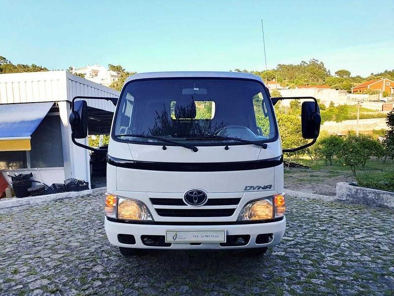 Usado Toyota Dyna 109 HP (80 kW) 2008 Branco Pickup
