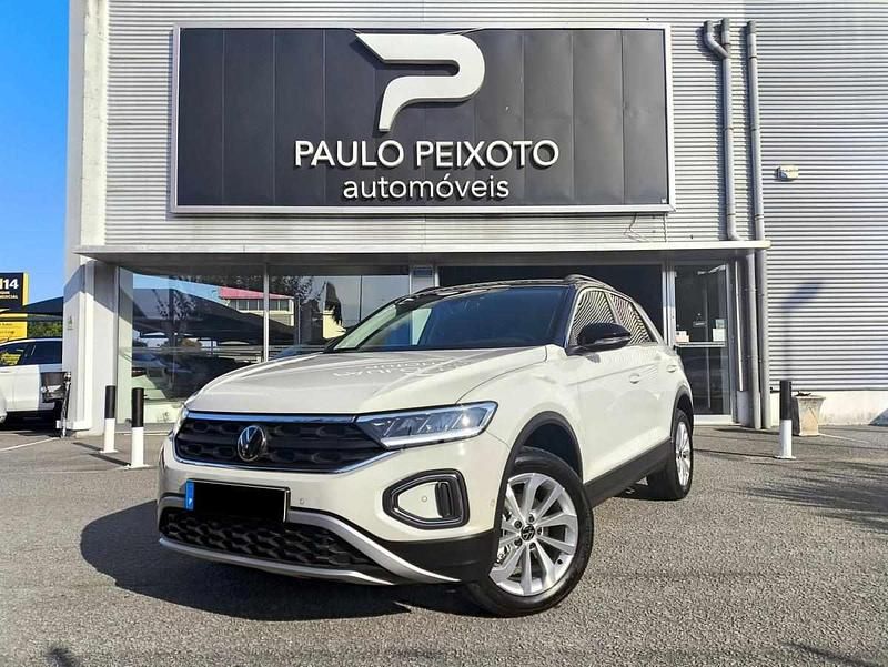 Cinzento Usado 2023 VW T-Roc SUV | € 28.900 (Preço justo) - Imagem 1/4
