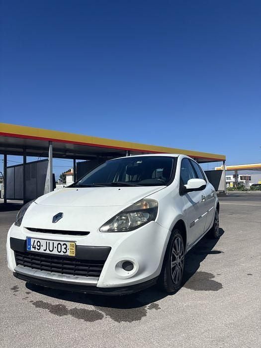 Usado 2010 Renault Clio II Sedan | € 3.500 (Bom preço) - Imagem 1/4