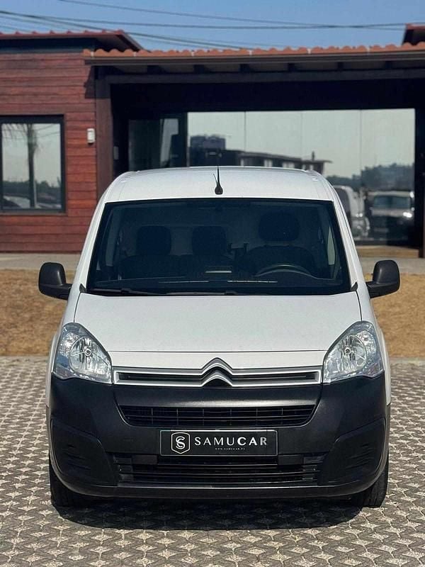 Branco Usado 2017 Citroën Berlingo Monovolume | € 9.990 (Preço justo) - Imagem 1/4