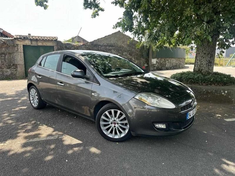 Cinza Usado 2008 Fiat Bravo Dynamic Citadino | € 4.990 (Preço justo) - Imagem 1/4