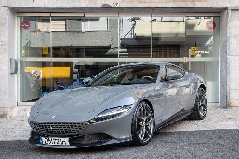 Cinzento Usado 2022 Ferrari Roma Coupé | € 235.000 - Imagem 1/4