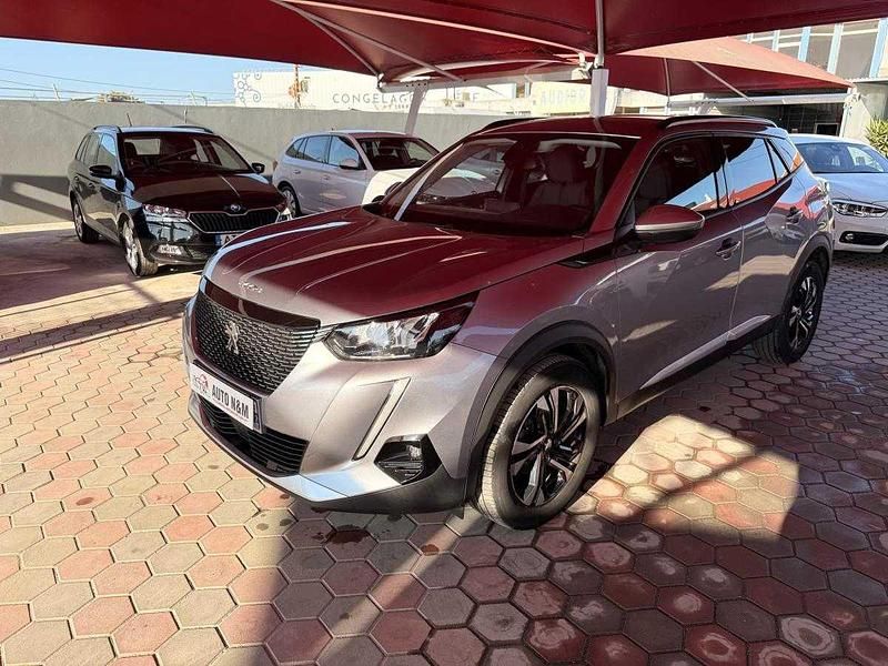 Cinzento Usado 2021 Peugeot 2008 SUV | € 19.750 (Preço elevado) - Imagem 1/4