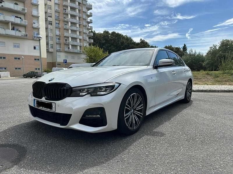 Usado BMW 320 Shadowline 184 HP (135 kW) 2019 Branco Sedan