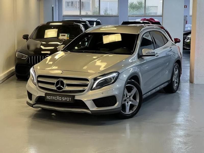 Cinzento Usado 2015 Mercedes GLA200 AMG line SUV | € 21.990 (Bom preço) - Imagem 1/4