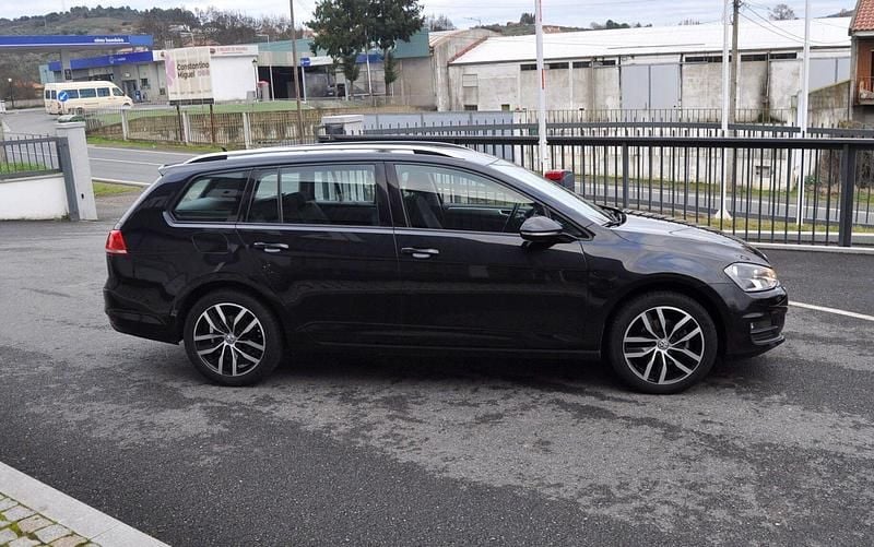 Usado VW Golf VII 110 HP (80 kW) 2017 Preto Carrinha