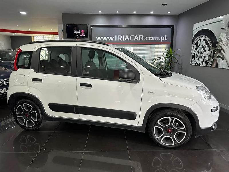 Usado Fiat Panda Cross Cross 70 HP (51 kW) 2022 Branco Citadino